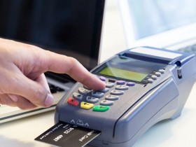 个人使用养卡如何选POS机,大POS对比手刷POS