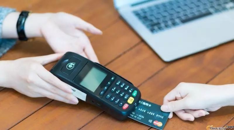 POS机上刷卡,哪些商户有利于信用卡提额?